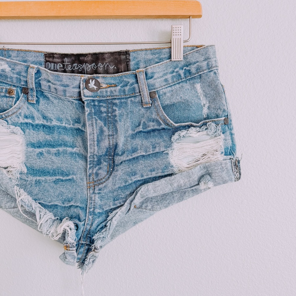 One Teaspoon Bandit Distressed Denim Shorts. Size 27